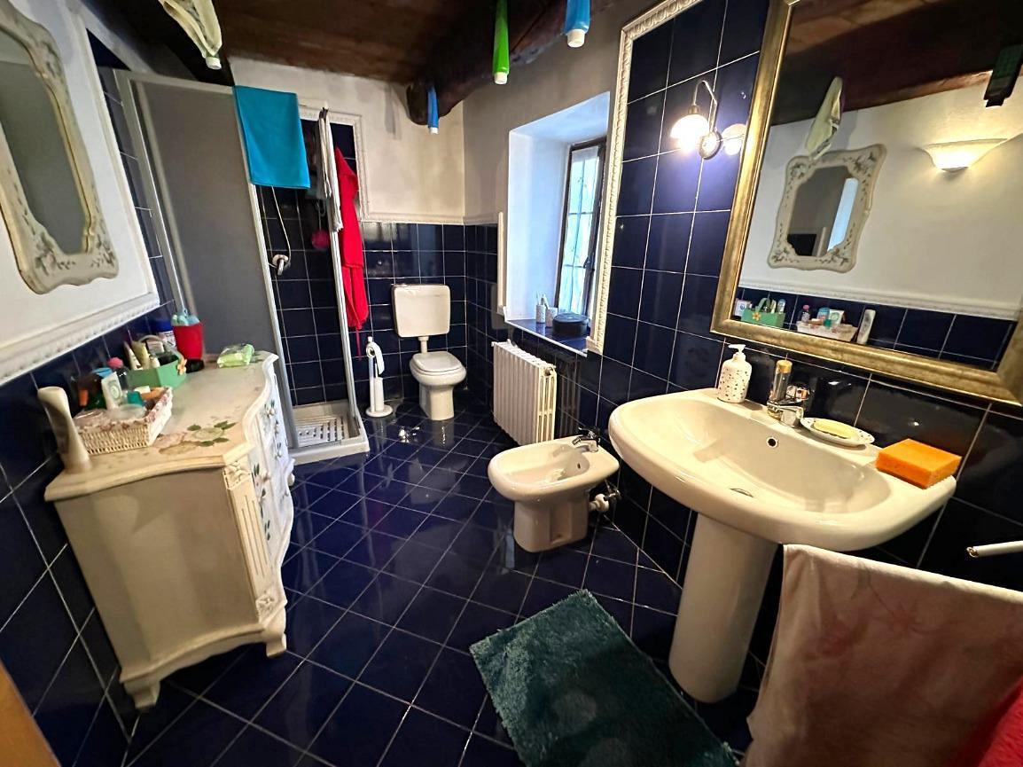 House for sale in Lombardy, €65.000 · 205 m² · Lombardy, photo 6