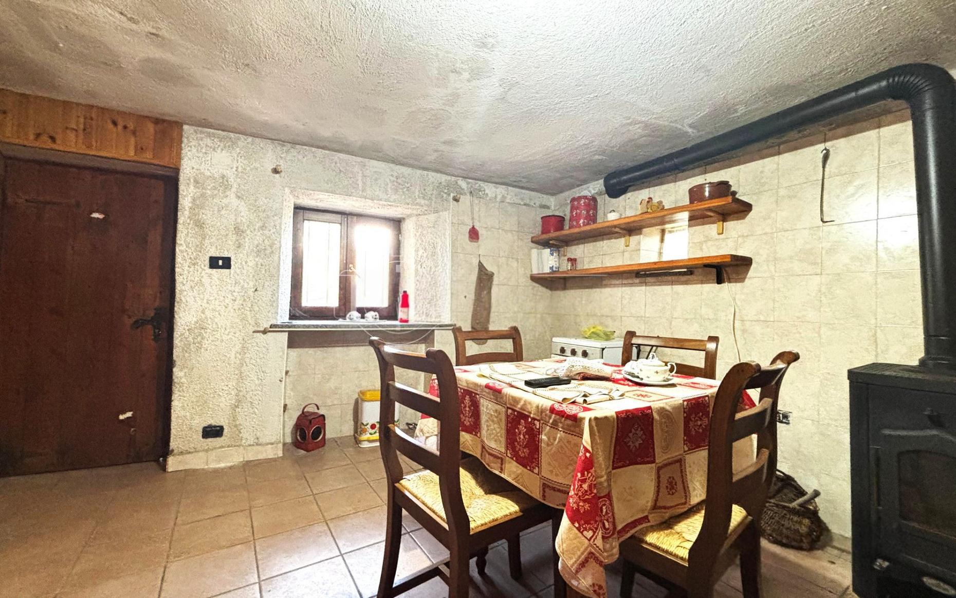 House for sale in Aosta Valley, €25.000 · 60 m² · Aosta Valley, photo 8