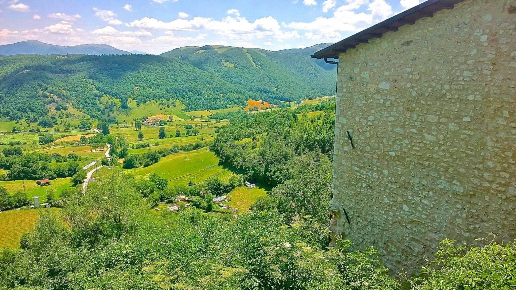 House for sale in Umbria, €99.000 · 200 m² · Umbria, photo 1