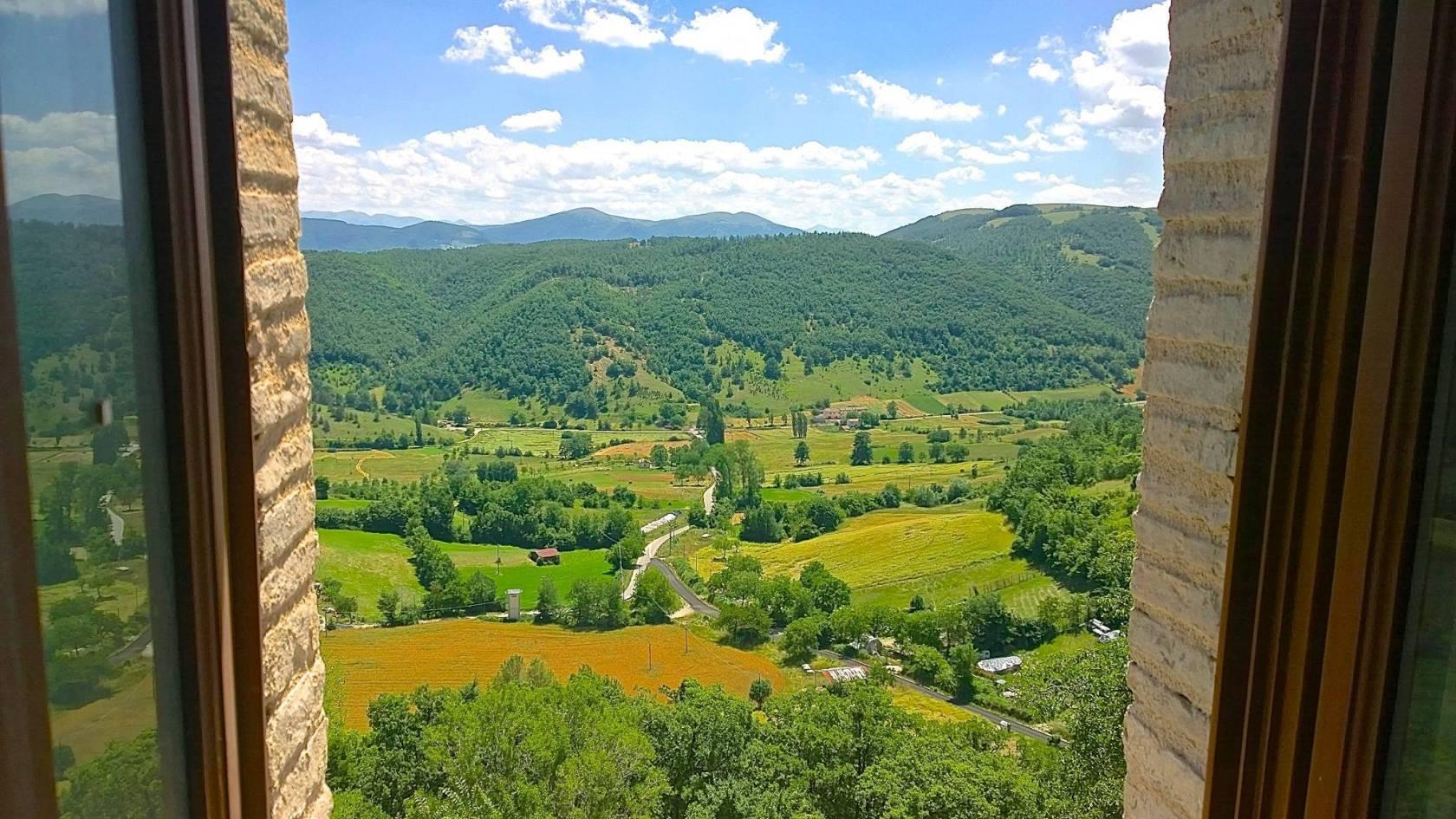 House for sale in Umbria, €99.000 · 200 m² · Umbria, photo 4