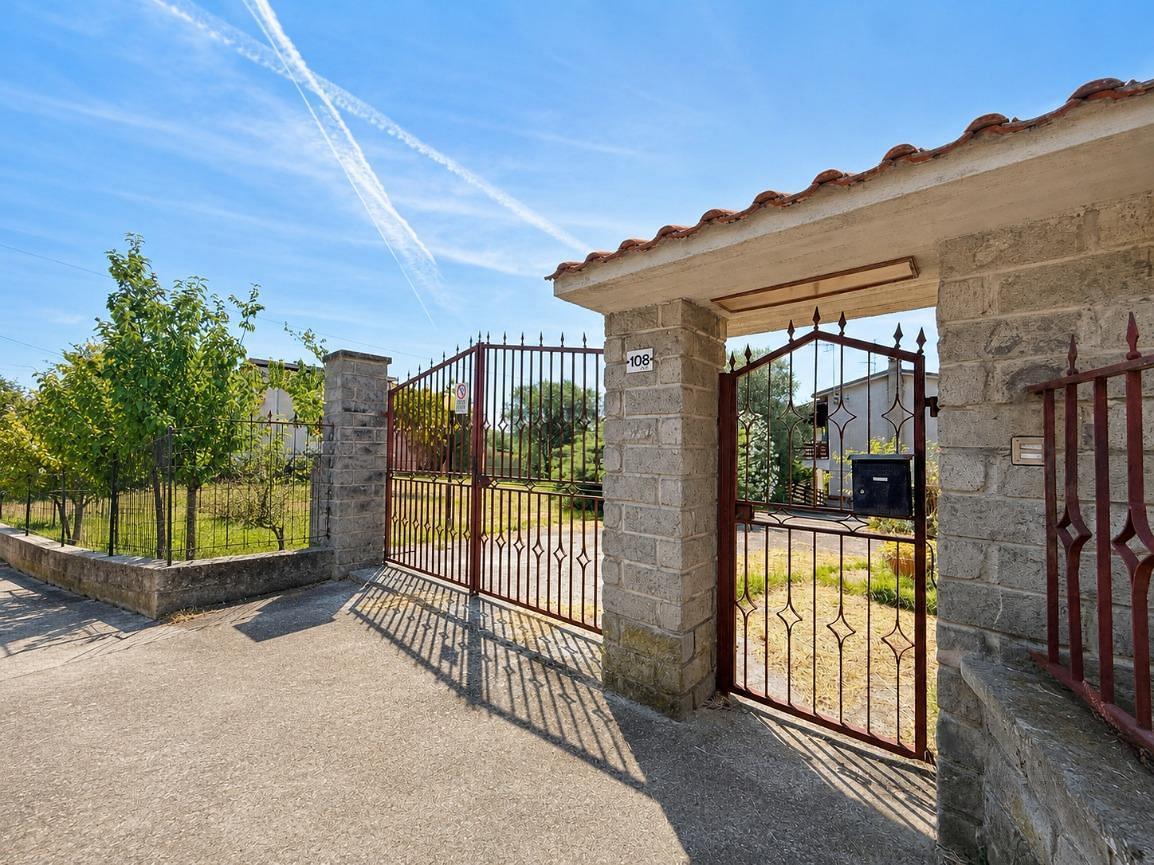 House for sale in Lazio, €89.000 · 150 m² · Lazio, photo 2