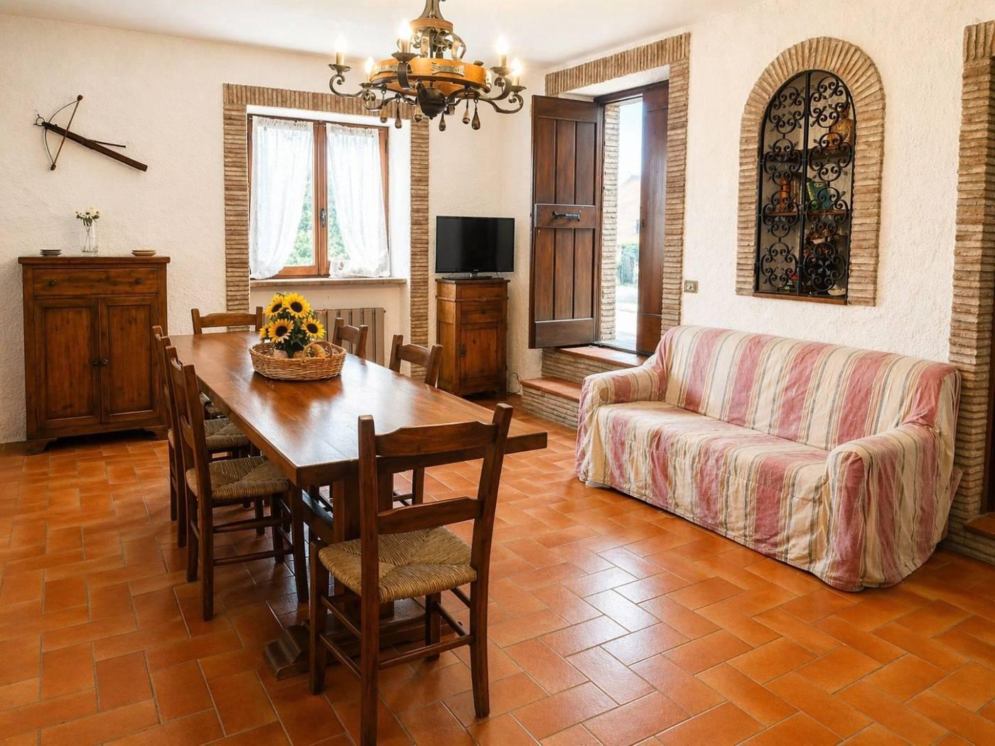 House for sale in Umbria, €95.000 · 110 m² · Umbria, photo 2