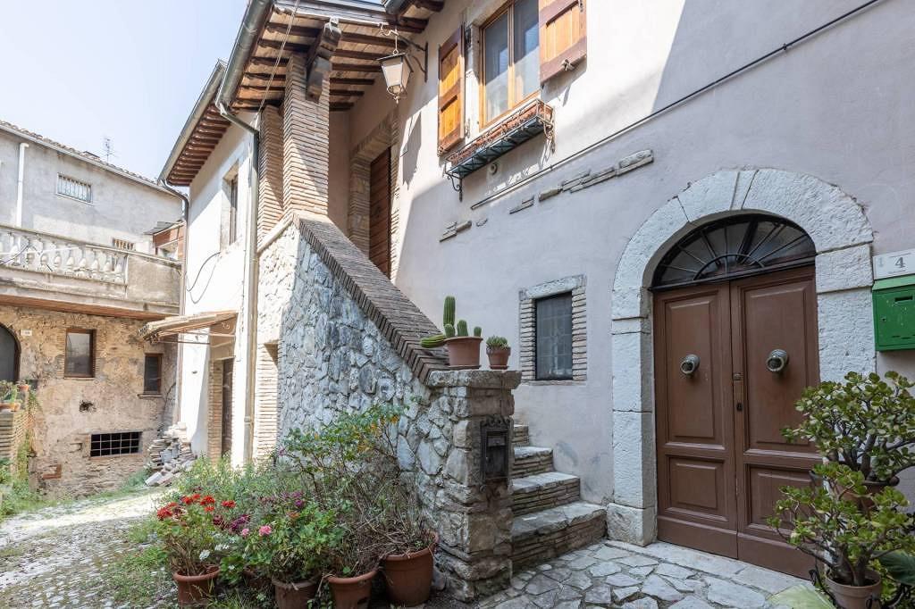 House for sale in Lazio, €78.000 · 95 m² · Lazio, photo 9