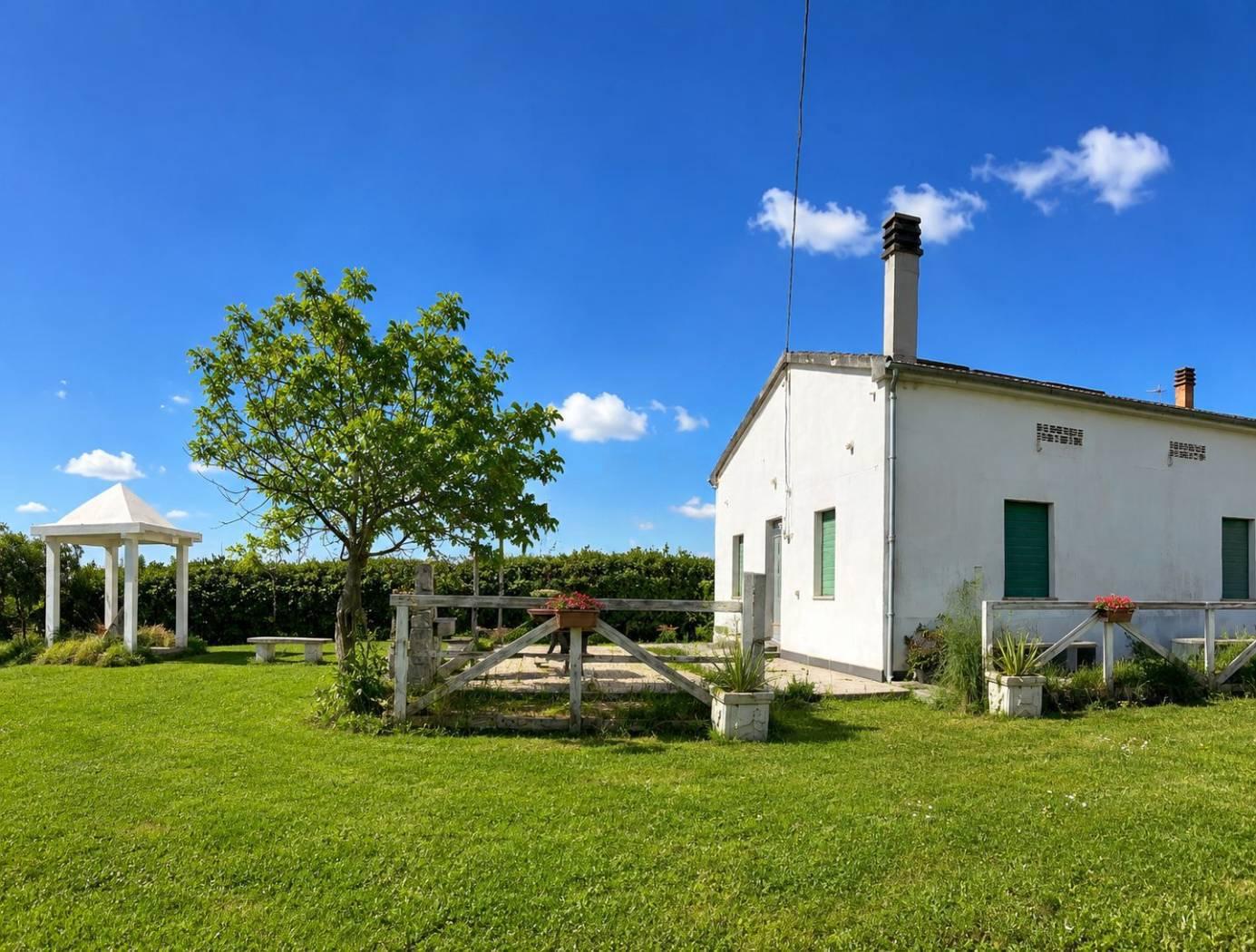 House for sale in Molise, €40.000 · 138 m² · Molise, photo 1