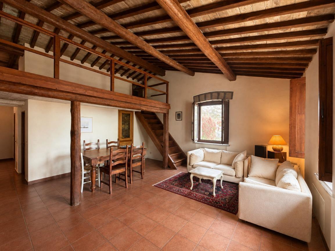 House for sale in Lazio, €70.000 · 94 m² · Lazio, photo 1