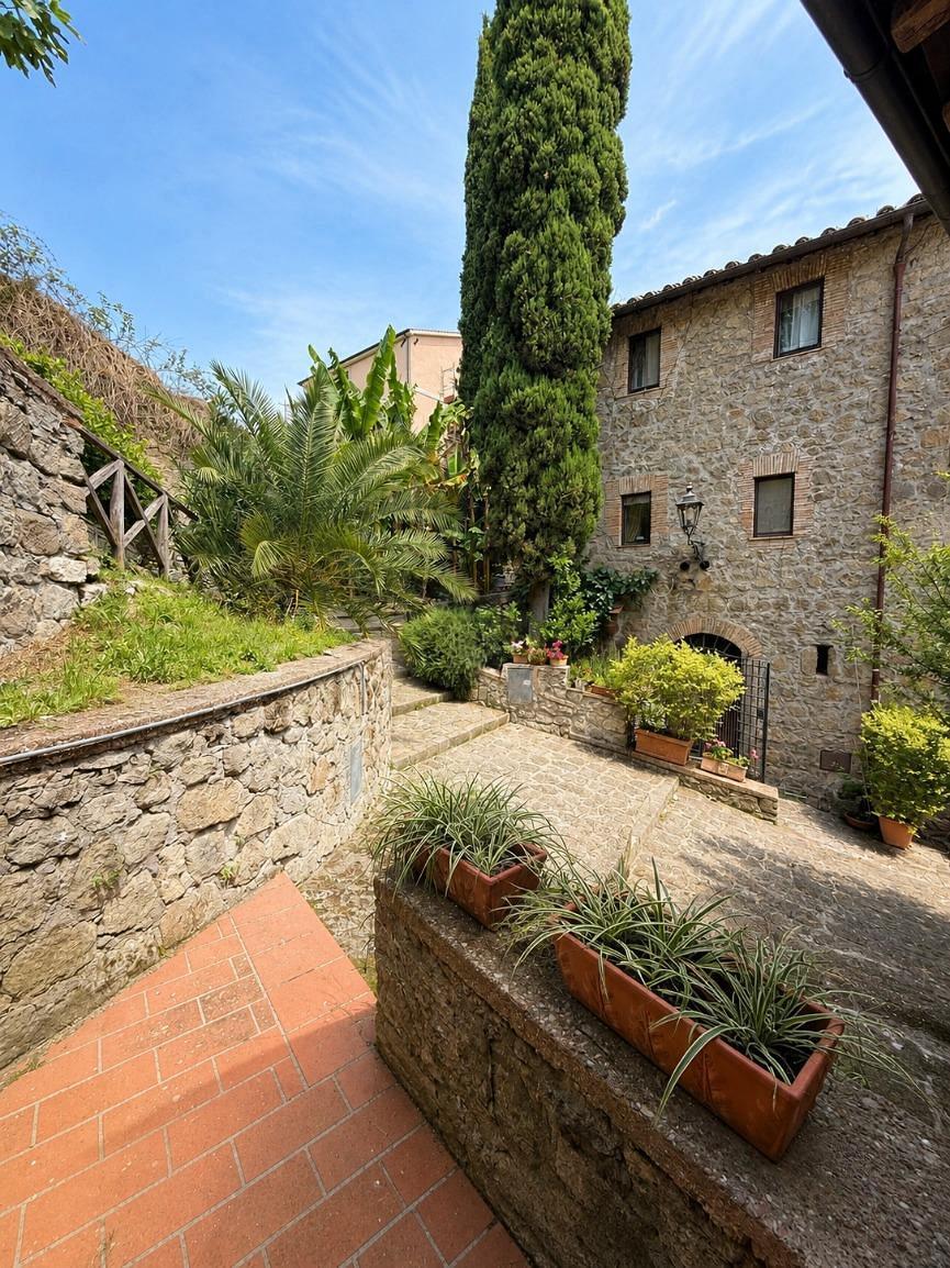 House for sale in Lazio, €70.000 · 94 m² · Lazio, photo 7