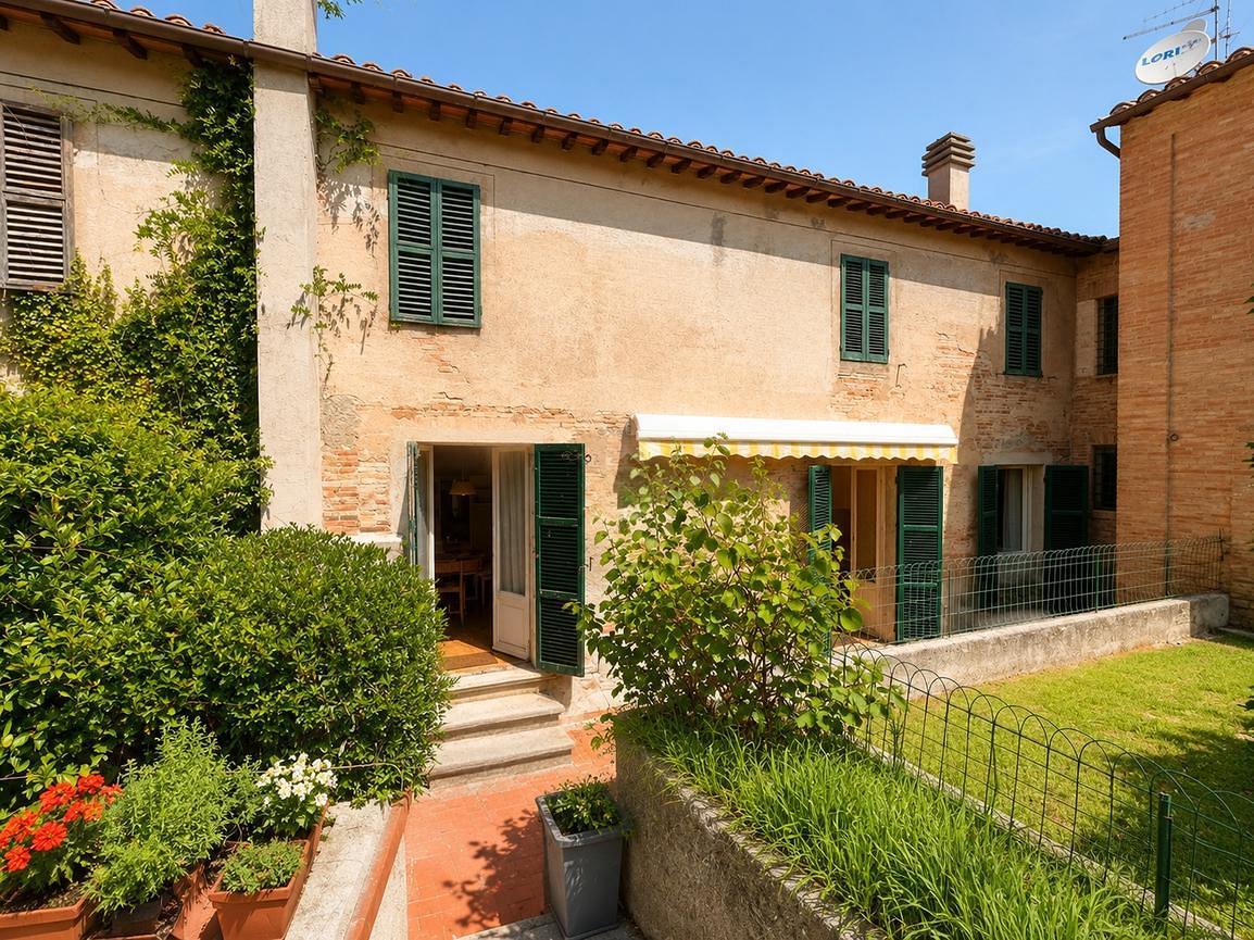House for sale in Marche, €99.000 · 324 m² · Marche, photo 1