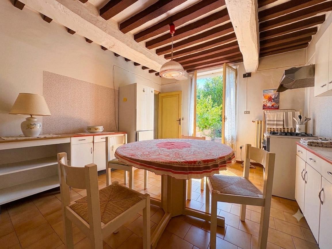 House for sale in Marche, €99.000 · 324 m² · Marche, photo 7